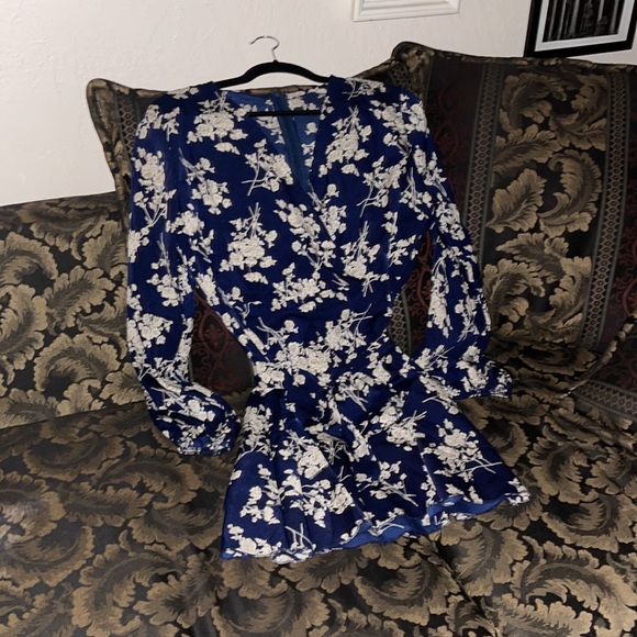 Never worn dress maker unknown, We ordered it on line - Picture 4 of 8